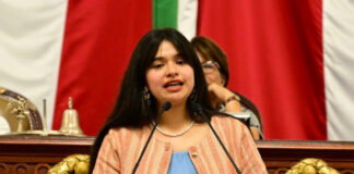 Galardonada con el Premio de la Juventud CDMX “regaña” a diputados por ignorarlos Galardonada con el Premio de la Juventud CDMX "regaña" a diputados por ignorarlos