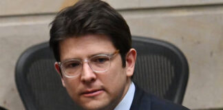 7 años de prisión en un centro especial al menor asesino de Miguel Uribe 7 años de prisión en un centro de atención especial al menor asesino de Miguel Uribe