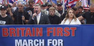 Reportan nuevos choques y detenidos en manifestaciones antinmigrantes en Reino Unido Reportan nuevos choques y detenidos en manifestaciones antinmigrantes en Reino Unido