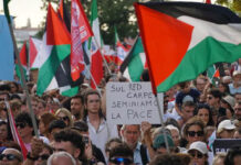 Miles de personas se manifiestan por Gaza al margen de la Mostra de Venecia Miles de personas se manifiestan por Gaza al margen de la Mostra de Venecia