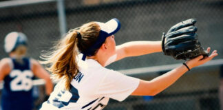 Juez evalúa un fallo que prohíbe a atletas trans jugar en el softbol femenino Juez evalúa un fallo que prohíbe a atletas trans participar en el softbol femenino