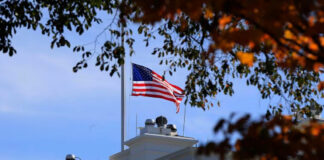 Sindicatos critican al gobierno por pagar a más de 150 mil funcionarios para que no trabajen Sindicatos critican al gobierno por pagar a más de 150 mil funcionarios para que no trabajen