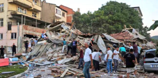 Sismo de magnitud 6.1 sacude Turquía; se desploman varios edificios Sismo de magnitud 6.1 sacude Turquía; se desploman varios edificios
