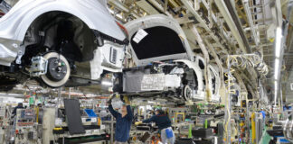 Toyota reporta caída del 37% en ganancias durante segundo trimestre por aranceles de Trump Toyota reporta caída del 37% en ganancias durante segundo trimestre por aranceles de Trump