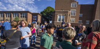 Tiroteo en Minneapolis: Un niño está en estado crítico y otros dos siguen graves Tiroteo en Minneapolis: Un niño está en estado crítico y otros dos siguen graves