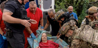 Bomba planeadora rusa mata en Ucrania a 24 personas que hacían fila para cobrar su pensión Bomba planeadora rusa mata en Ucrania a 24 personas que hacían fila para cobrar su pensión
