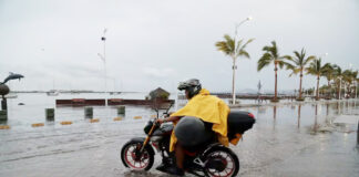 Huracán Lorena se intensifica en costas de BCS; la trayectoria pone estados en riesgo Huracán Lorena amenaza con intensificarse en costas de BCS; la trayectoria pone estados en riesgo