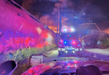 Un gran incendio disparó múltiples alarmas y quemó edificios comerciales en Minneapolis Un gran incendio disparó múltiples alarmas y quemó edificios comerciales en Minneapolis