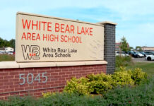 Investigan a persona mayor de 21 años inscrita en secundaria de White Bear Lake Investigan a persona mayor de 21 años inscrita en secundaria de White Bear Lake