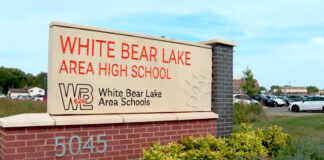 Investigan a persona mayor de 21 años inscrita en secundaria de White Bear Lake Investigan a persona mayor de 21 años inscrita en secundaria de White Bear Lake