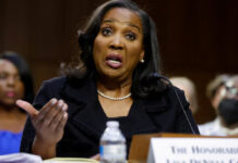 Economistas respaldan a Lisa Cook como gobernadora de la Reserva Federal Economistas respaldan a Lisa Cook como gobernadora de la Reserva Federal