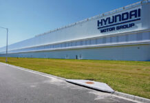 Mega redada en planta de Hyundai en Georgia deja 475 detenidos; 300 son surcoreanos Mega redada en planta de Hyundai en Georgia deja 475 detenidos; 300 son surcoreanos