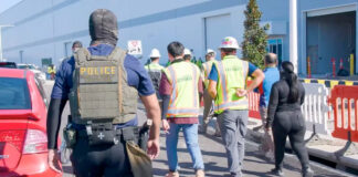 Ministro de Exteriores surcoreano viaja a EEUU; busca liberar a migrantes detenidos en redada Ministro de Exteriores surcoreano busca liberar a trabajadores detenidos en redada de Hyundai