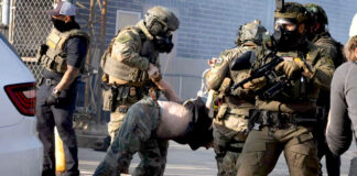 Reprimen con gases y balas de goma protesta frente a centro migratorio en Chicago Reprimen con gases y balas de goma protesta frente a centro migratorio en Chicago