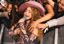 Shakira invoca tormenta y se quiebra en llanto al cantar tema dedicado a Piqué Shakira invoca tormenta y se quiebra en llanto al cantar tema dedicado a Piqué