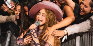 Shakira invoca tormenta y se quiebra en llanto al cantar tema dedicado a Piqué Shakira invoca tormenta y se quiebra en llanto al cantar tema dedicado a Piqué