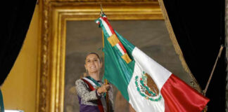 Sheinbaum hace historia; es la primera mexicana en dar el Grito de Independencia Sheinbaum hace historia; es la primera mexicana en dar el Grito de Independencia