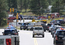 Tiroteo en secundaria de Colorado deja tres heridos; incluido el presunto autor del ataque Tiroteo en secundaria de Colorado deja tres heridos; incluido el presunto autor del ataque