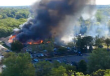 Tiroteo e incendio en iglesia mormona en Michigan; 1 muerto, 9 heridos y el tirador abatido Tiroteo e incendio en iglesia mormona en Michigan; 1 muerto, 9 heridos y el tirador abatidoTiroteo e incendio en iglesia mormona en Michigan; 1 muerto, 9 heridos y el tirador abatido