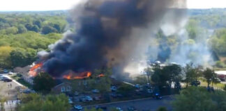 Tiroteo e incendio en iglesia mormona en Michigan; 1 muerto, 9 heridos y el tirador abatido Tiroteo e incendio en iglesia mormona en Michigan; 1 muerto, 9 heridos y el tirador abatidoTiroteo e incendio en iglesia mormona en Michigan; 1 muerto, 9 heridos y el tirador abatido