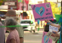 Forman un “túnel de amor” en apoyo a la Iglesia y Escuela de la Anunciación Forman un “túnel de amor” en apoyo a la Iglesia y Escuela de la Anunciación