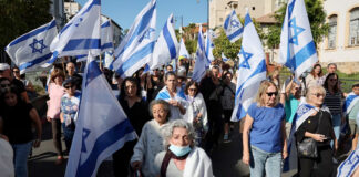 Israel dice que uno de los cuerpos entregados por Hamas no es el de un rehén Israel dice que uno de los cuerpos entregados por Hamas no es el de un rehén