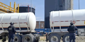 Aseguran más de un millón 600 mil litros de huachicol en cateo a empresa en Guanajuato Aseguran más de un millón 600 mil litros de huachicol en cateo a empresa en Guanajuato