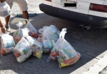 Presuntos miembros del CJNG reparten despensas a fectados tras intensas lluvias en Veracruz Presuntos miembros del CJNG reparten despensas a fectados tras intensas lluvias en Veracruz