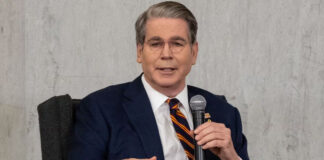 EEUU anuncia financiamiento de 20 mil mdd para Argentina y compra de pesos argentinos EEUU anuncia financiamiento de 20 mil mdd para Argentina y compra de pesos argentinos