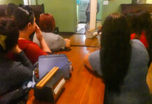 Mujer bajo investigación por engañar a familias mexicanas locales con visas de turista Mujer bajo investigación por engañar a familias mexicanas locales con visas de turista