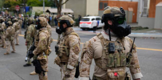 Trump federaliza 400 efectivos de la Guardia Nacional y los despliega en Oregon e Illinois Trump federaliza 400 efectivos de la Guardia Nacional y los despliega en Oregon e Illinois