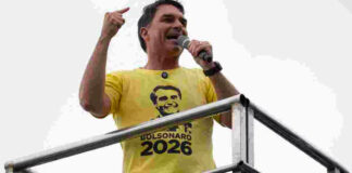 Hijo de Bolsonaro pide a EEUU que combata el narcotráfico frente al litoral de Brasil Hijo de Bolsonaro pide a EEUU que combata el narcotráfico frente al litoral de Brasil