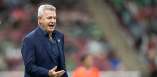 Afición pide salida de Javier Aguirre tras empatar contra Ecuador; cinco juegos sin ganar Afición pide salida de Javier Aguirre tras empatar contra Ecuador; cinco juegos sin ganar