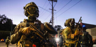 Trump invocaría la Ley de Insurrección para desplegar tropas en ciudades demócratas Trump invocaría la Ley de Insurrección para desplegar tropas en ciudades demócratas