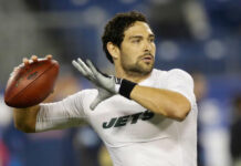 Mark Sánchez es arrestado en el hospital tras ser apuñalado; enfrenta tres cargos menores Mark Sánchez es arrestado en el hospital tras ser apuñalado; enfrenta tres cargos menores