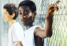 Juez impide a ICE encarcelar a migrantes que entraron a EEUU como menores no acompañados Juez impide a ICE encarcelar a migrantes que entraron a EEUU como menores no acompañados