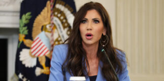 Cárteles mexicanos ofrecen hasta 50 mil dólares por matar a agentes del ICE, dice Kristi Noem Cárteles mexicanos ofrecen hasta 50 mil dólares por matar a agentes del ICE, dice Kristi Noem