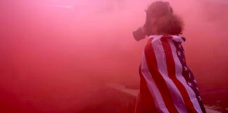 Se enfrentan manifestantes y agentes en Portland; Trump envía 300 soldados a Chicago Se enfrentan manifestantes y agentes en Portland; Trump envía 300 soldados a Chicago