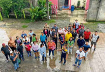 Rescatan vía aérea a 20 maestros varados en la Huasteca veracruzana; aún hay 20 más Rescatan vía aérea a 20 maestros varados en la Huasteca veracruzana; hay muchos más