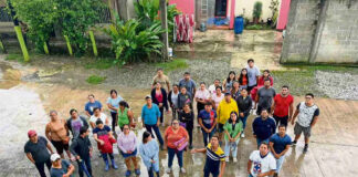 Rescatan vía aérea a 20 maestros varados en la Huasteca veracruzana; aún hay 20 más Rescatan vía aérea a 20 maestros varados en la Huasteca veracruzana; hay muchos más