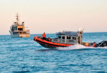 Interceptan embarcación con 28 menores de edad en altamar; los trasladan a Topolobampo, Sinaloa Interceptan embarcación con 28 menores de edad en altamar; los trasladan a Topolobampo, Sinaloa