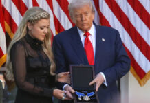 Trump entrega de forma póstuma la Medalla Presidencial de la Libertad a Charlie Kirk Trump entrega de forma póstuma la Medalla Presidencial de la Libertad a Charlie Kirk