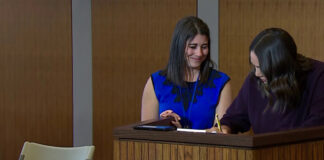 Maestros de Minneapolis y el distrito escolar discuten los detalles del acuerdo tentativo Maestros de Minneapolis y el distrito escolar discuten los detalles del acuerdo tentativo