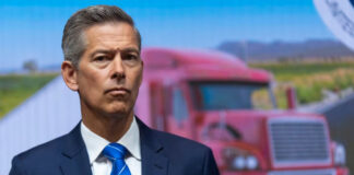 Bloqueo presupuestario provocará cierre del espacio aéreo: secretario de Transporte de EEUU Bloqueo presupuestario provocará cierre del espacio aéreo: secretario de Transporte de EEUU