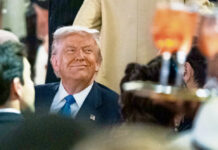 Trump advierte que cierre de gobierno está “matando” políticamente a los republicanos Trump advierte que cierre de gobierno está "matando" políticamente a los republicanos