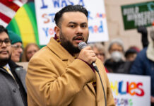 La comunidad se moviliza tras arresto de tres empleados de Bro-Tex en redada en St. Paul La comunidad se moviliza tras arresto de tres empleados de Bro-Tex en redada en St. Paul