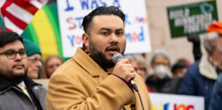 La comunidad se moviliza tras arresto de tres empleados de Bro-Tex en redada en St. Paul La comunidad se moviliza tras arresto de tres empleados de Bro-Tex en redada en St. Paul