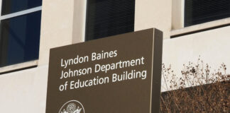 Más de 3.600 funcionarios federales son notificados de que su orden de despido se rescinde Más de 3.600 funcionarios federales son notificados de que su orden de despido se rescinde