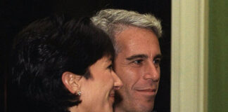 Correos de Epstein sugieren que Trump sabía de las chicas y pasó horas con una de las víctimas Correos de Epstein sugieren que Trump sabía de las chicas y pasó horas con una de las víctimas