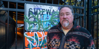 La frustración aumenta a lo largo de la cercada avenida Franklin en Minneapolis La frustración aumenta a lo largo de la cercada avenida Franklin en Minneapolis. Fotografía: Dymanh Chhoun | Sahan Journal